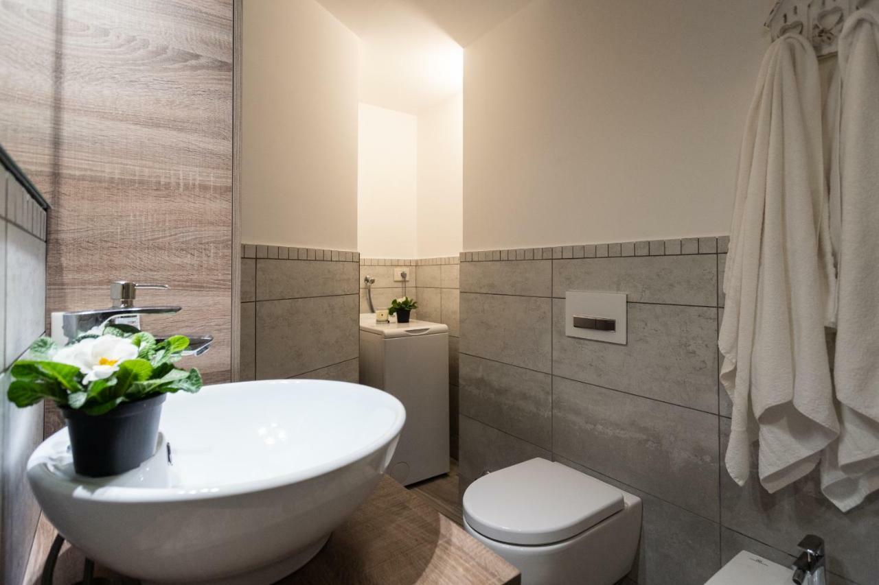 White Suite With Private Terrace By Rent All Como Ngoại thất bức ảnh